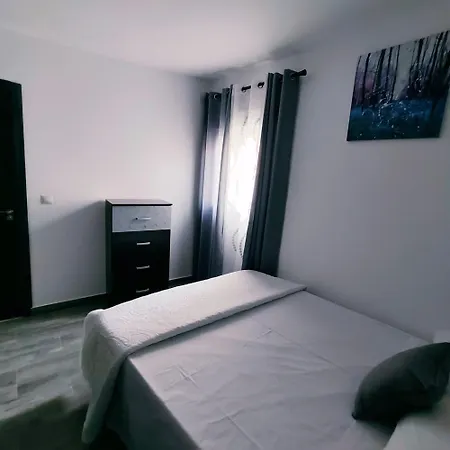 Acogedora En Zona Tranquila Habitación en casa particular *